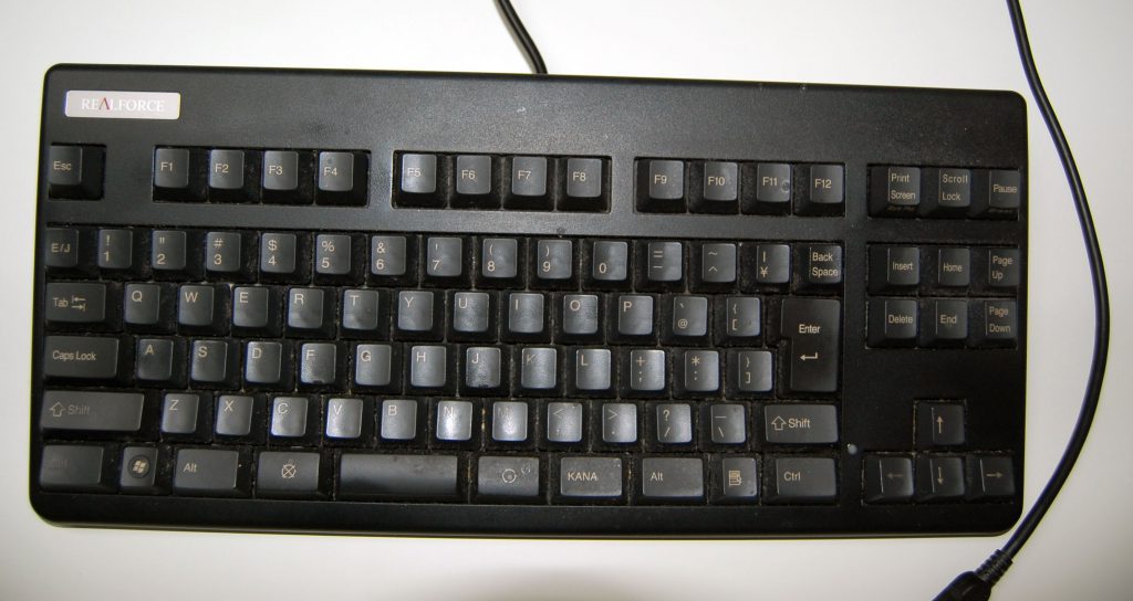 掃除前のキーボード